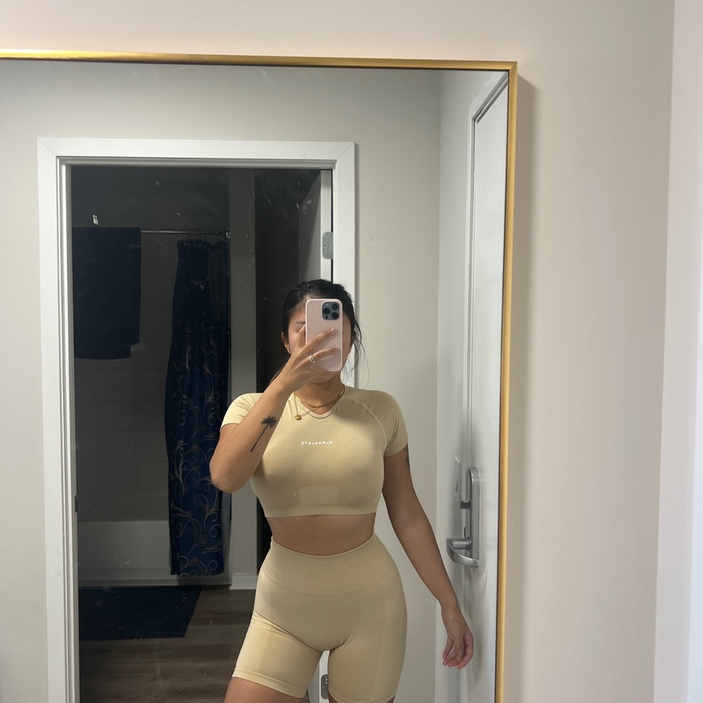Alphalete brand new amplify top